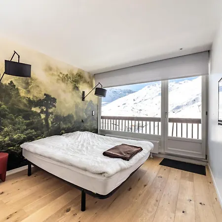 Bec Rouge - Renove -skis Aux Pieds-balcon Mae-2364